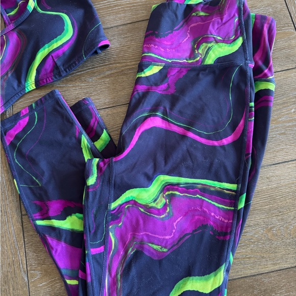 Fabletics Multicolor Activewear Set - Picture 3 of 16